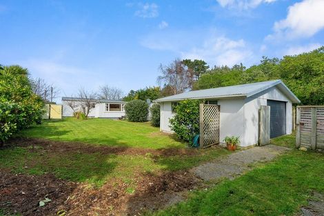 Photo of property in 674 Waikawa Beach Road, Waikawa Beach, Levin, 5573