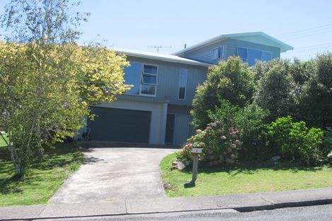 Photo of property in 1 Anakiwa Place, Milford, Auckland, 0620