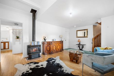 Photo of property in 216 Riverhead Road, Kumeu, 0892