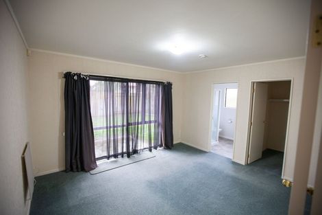 Photo of property in 21 Logan Way, Kelvin Grove, Palmerston North, 4414