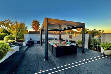 Photo of property in 16 Southworth Place, Grandview Heights, Hamilton, 3200