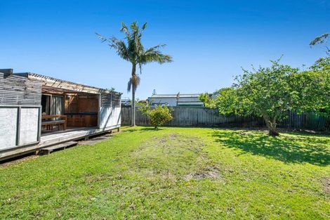 Photo of property in 17 Parakai Avenue, Parakai, 0830