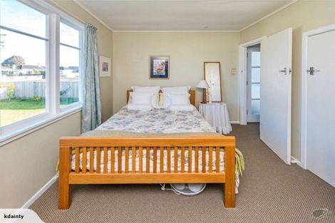 Photo of property in 188 Cornfoot Street, Castlecliff, Whanganui, 4501