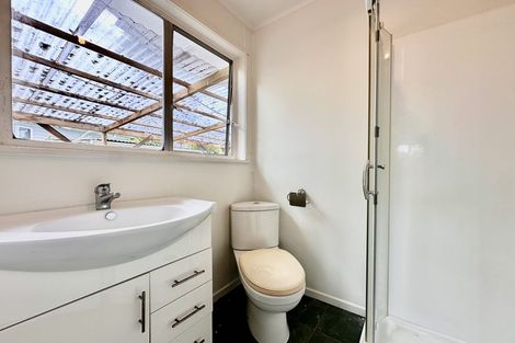 Photo of property in 32 Powrie Street, Glenfield, Auckland, 0629