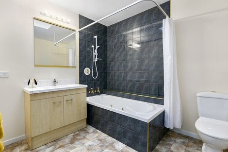 Photo of property in 12 Holyrood Avenue, Wakari, Dunedin, 9010