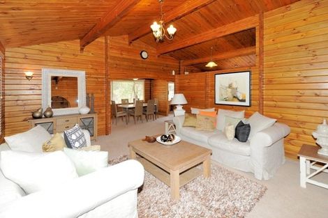 Photo of property in 21 Unsworth Drive, Unsworth Heights, Auckland, 0632