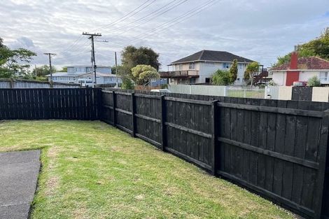 Photo of property in 2/2 Paul Place, Pakuranga, Auckland, 2010