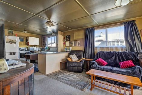 Photo of property in 82 Railway Street, Eltham, 4322