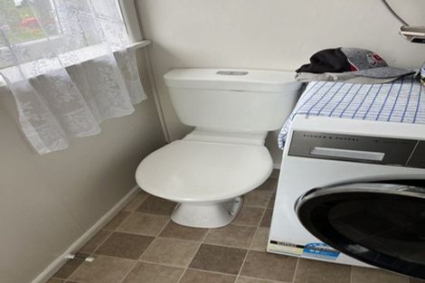 Photo of property in 1/7 The Rosebowl, Sunnyhills, Auckland, 2010