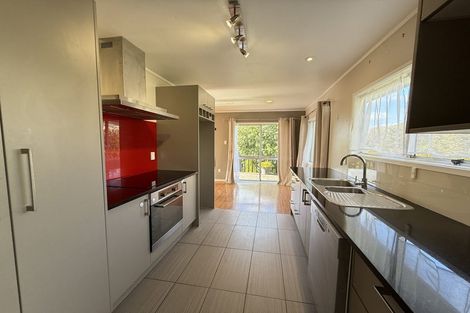 Photo of property in 3 Celeste Place, Totara Vale, Auckland, 0627