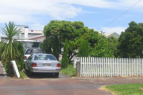 Photo of property in 5 Nolan Road, Greenlane, Auckland, 1051