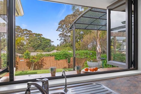 Photo of property in 59a Lonely Road, Fairview Heights, Auckland, 0632