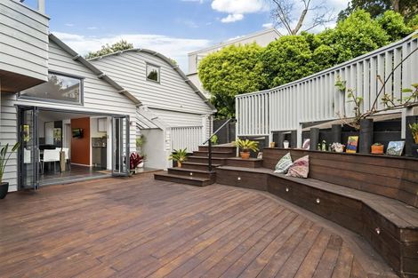 Photo of property in 7 Rangitoto Terrace, Milford, Auckland, 0620