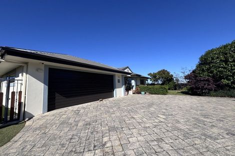 Photo of property in 6 Kea Place, Fitzherbert, Palmerston North, 4410