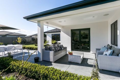 Photo of property in 21 Haast Place, Poraiti, Napier, 4112