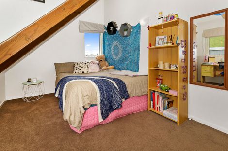 Photo of property in 21 Clifford Road, Pukekohe, 2678