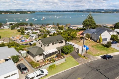 Photo of property in 87 Harbour View Road, Omokoroa, 3114