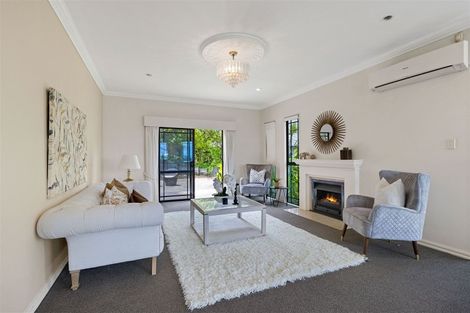Photo of property in 33 Cricklade Terrace, Windsor Park, Auckland, 0632