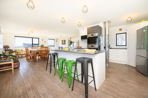 Photo of property in 17 Marine Parade South, Foxton Beach, Foxton, 4815