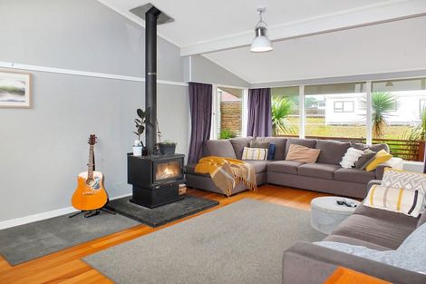 Photo of property in 22 Hennessy Street East, Foxton Beach, Foxton, 4815