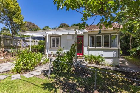 Photo of property in 18 Dell Road, Raumati South, Paraparaumu, 5032