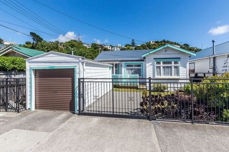 Photo of property in 61 Tauhinu Road, Miramar, Wellington, 6022