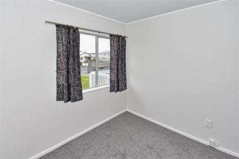 Photo of property in 56 Pukeroa Place, Papakura, 2110