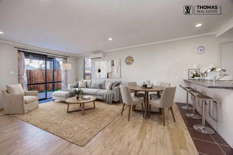 Photo of property in 14 Secoia Crescent, Mangere, Auckland, 2022