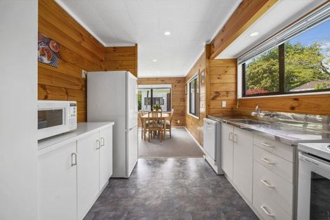 Photo of property in 16 Irwin Place, Kinloch, Taupo, 3377