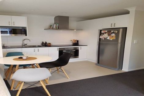 Photo of property in 44b Gilbransen Road, Kumeu, 0810