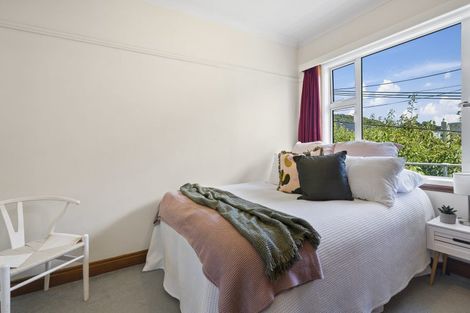 Photo of property in Owd Trafford Flats, 17 Brougham Street, Mount Victoria, Wellington, 6011