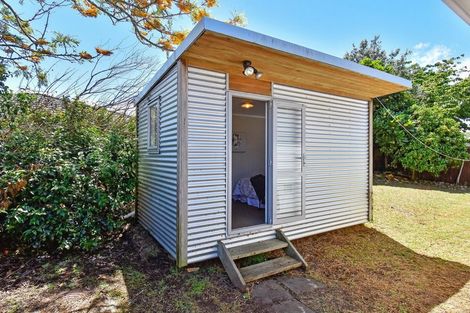 Photo of property in 25 Gibbons Road, Weymouth, Auckland, 2103