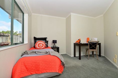 Photo of property in 1 Castlewold Place, Huntington, Hamilton, 3210