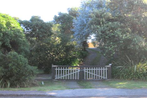 Photo of property in 35 Field Way, Waikanae Beach, Waikanae, 5036