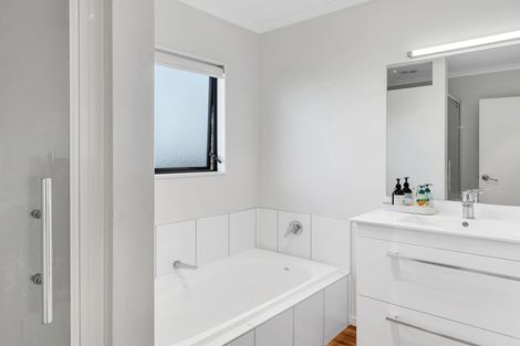 Photo of property in 32 Dahlstrom Grove, Kelvin Grove, Palmerston North, 4414