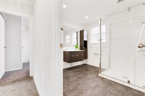 Photo of property in 15 Lendic Avenue, Henderson, Auckland, 0612