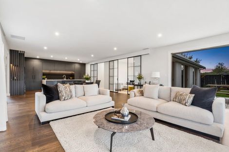 Photo of property in 32 Sandpiper Avenue, Point Wells, 0986