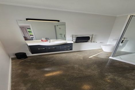 Photo of property in 13 Birdie Lane, Waiwhakaiho, New Plymouth, 4312