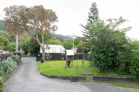 Photo of property in 11 Wairere Grove, Paraparaumu, 5032