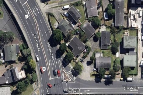 Photo of property in 1/2 Chivalry Road, Glenfield, Auckland, 0629