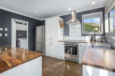 Photo of property in 76 Omapere Street, Whitby, Porirua, 5024