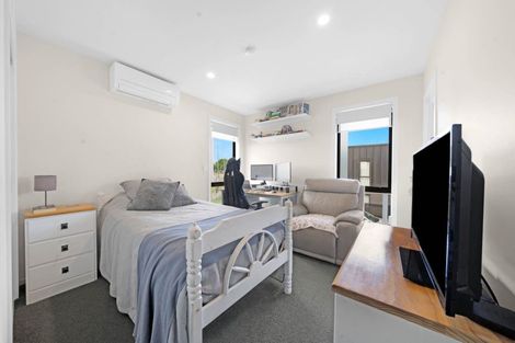 Photo of property in 640a Massey Road, Mangere, Auckland, 2022