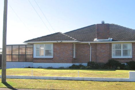 Photo of property in 11 Renwick Street, Papakura, 2110