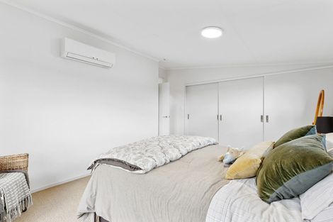 Photo of property in 32 Haast Place, Awapuni, Palmerston North, 4412