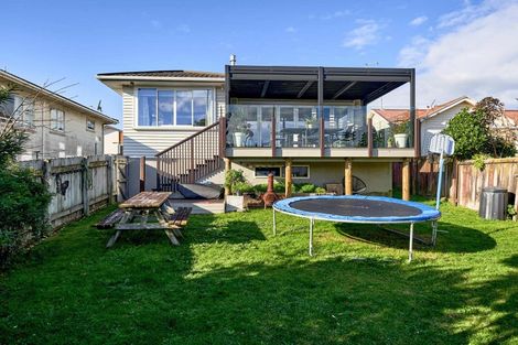 Photo of property in 14 Mana Esplanade, Paremata, Porirua, 5026
