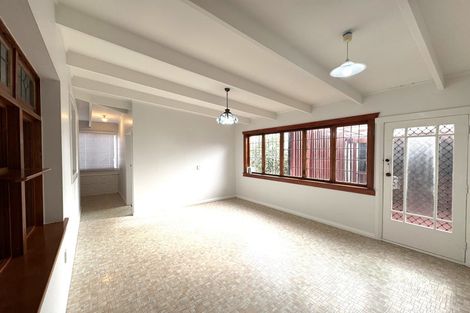 Photo of property in 17 Jasper Avenue, Mount Roskill, Auckland, 1041