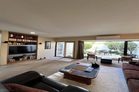 Photo of property in Highwic, 2/32 Hobson Street, Thorndon, Wellington, 6011