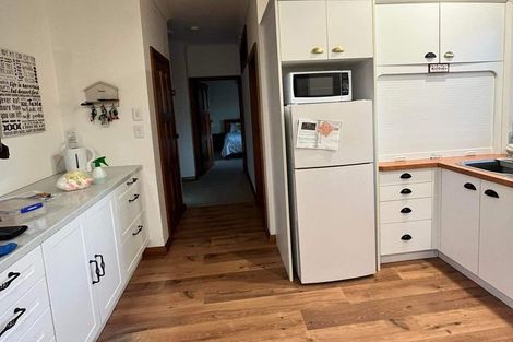 Photo of property in 20 Ihle Street, Terrace End, Palmerston North, 4410