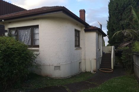 Photo of property in 2/227 East Coast Road, Campbells Bay, Auckland, 0620