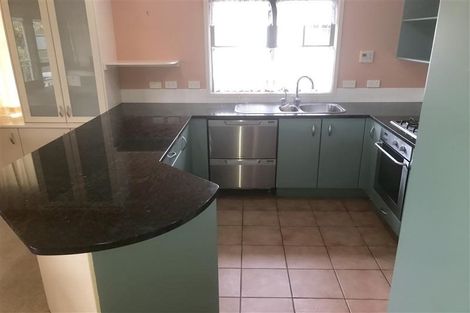 Photo of property in 28 Parkwood Crescent, Gulf Harbour, Whangaparaoa, 0930